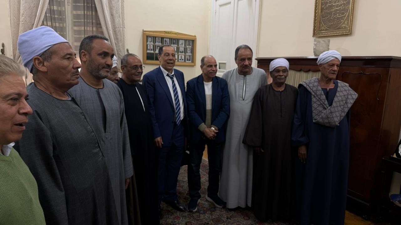 رئيس شركة السكر يتعهد بصرف مستحقات المزارعين ودراسة رفع سعر طن القصب إلى 3500 جنيه